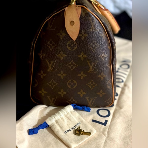 Authentic Louis Vuitton - Picture 5 of 5